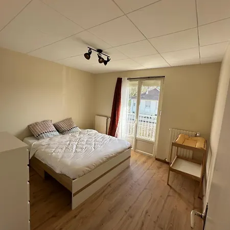 Дом отдыха Renovated Townhouse