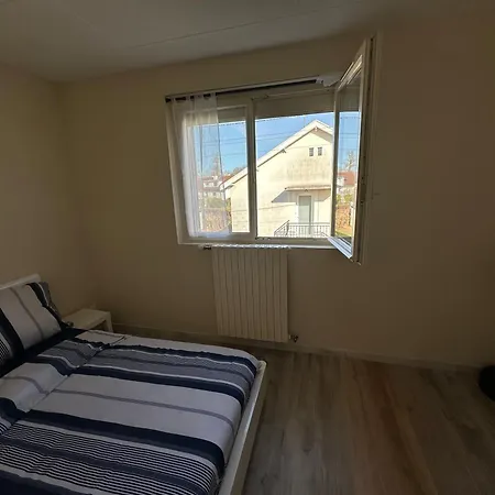 Renovated Townhouse Vendeuvre-sur-Barse