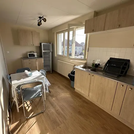 Дом отдыха Renovated Townhouse