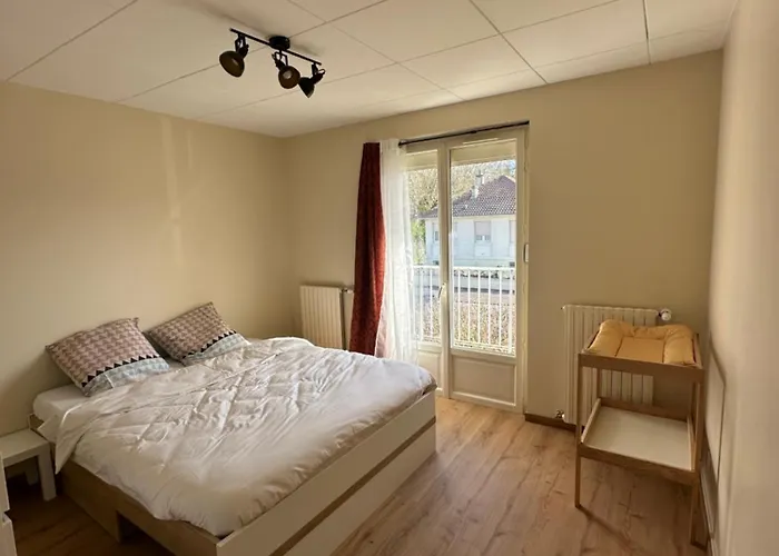 Renovated Townhouse Vendeuvre-sur-Barse