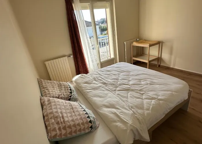 Renovated Townhouse *