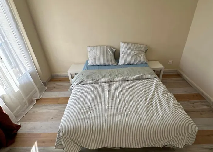 בית נופש Renovated Townhouse *